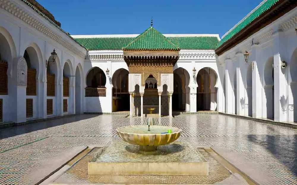 مدن وشخصيات